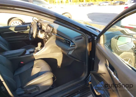 2021 Toyota Camry Se z USA, uszkodzony, nr VIN 4T1G11AK1MU482196